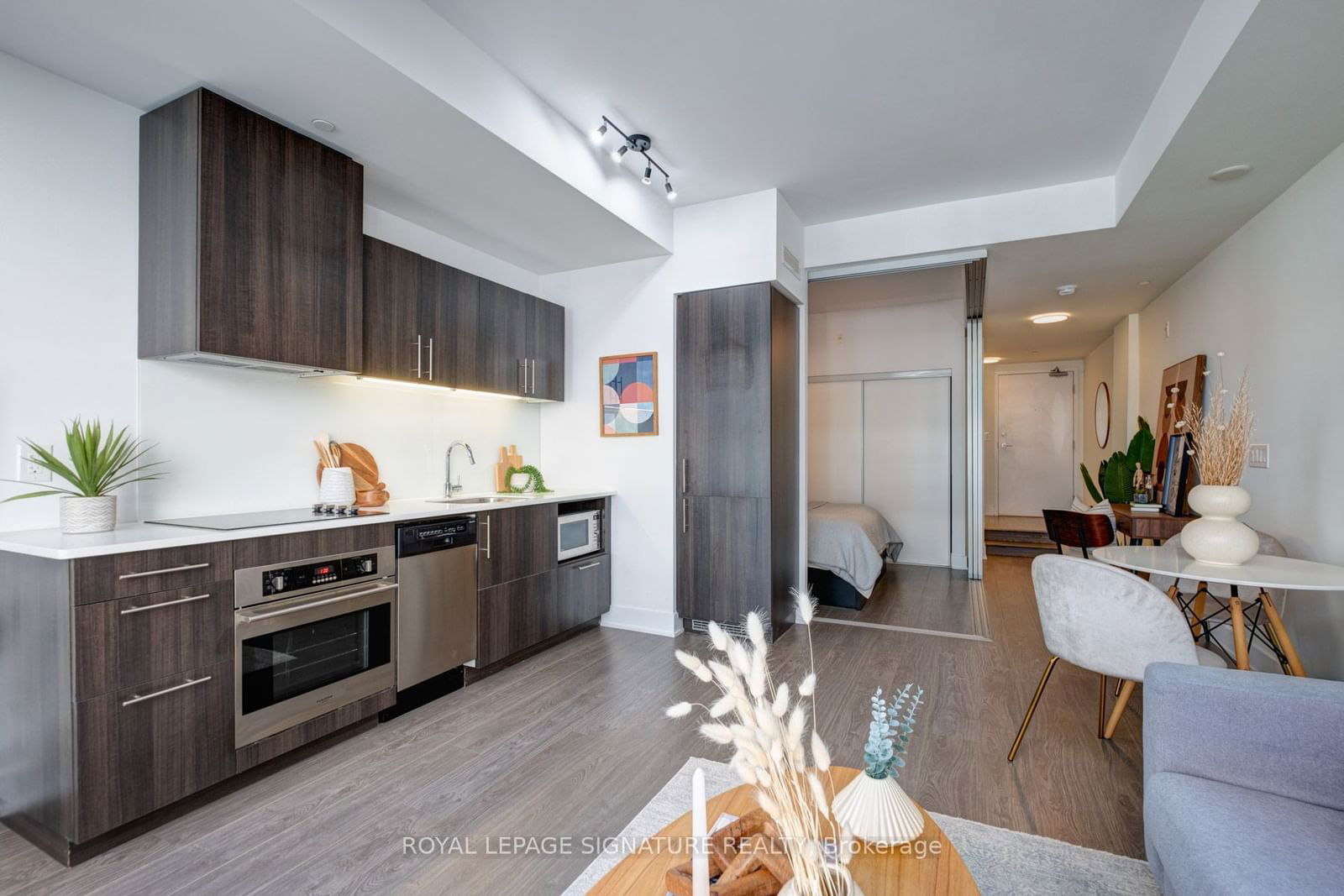 508 WELLINGTON St W, unit 509 for sale - image #2