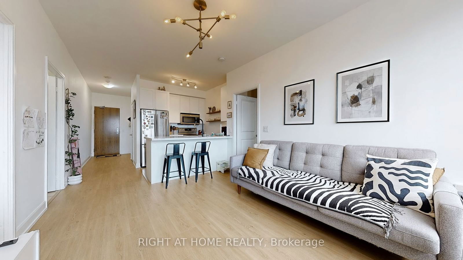 88 Broadway Ave, unit 1701 for sale - image #1