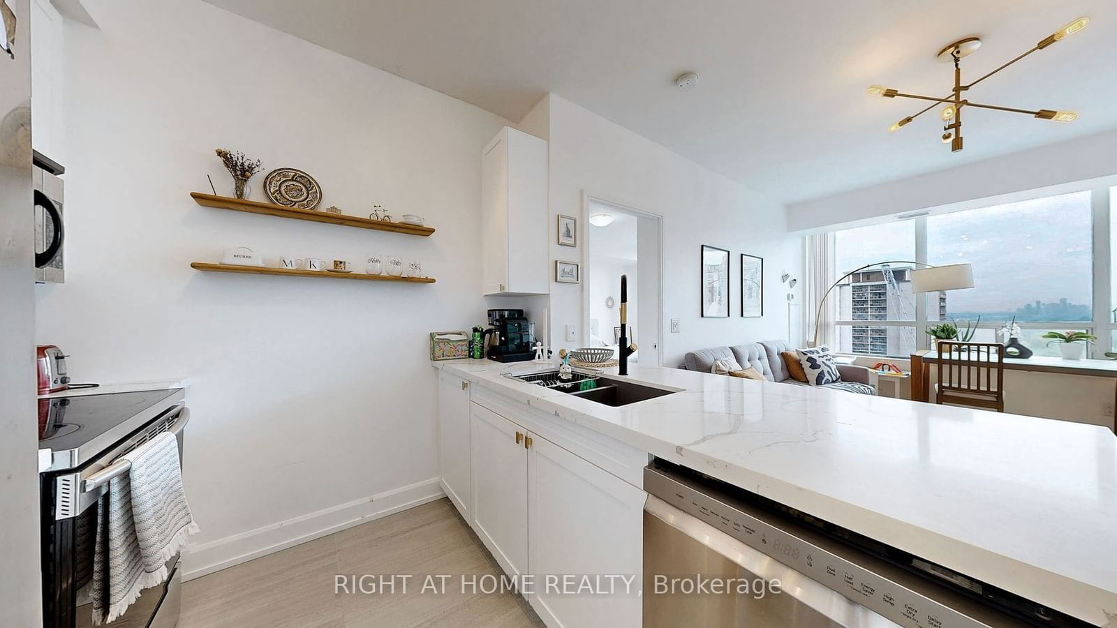 88 Broadway Ave, unit 1701 for sale - image #6