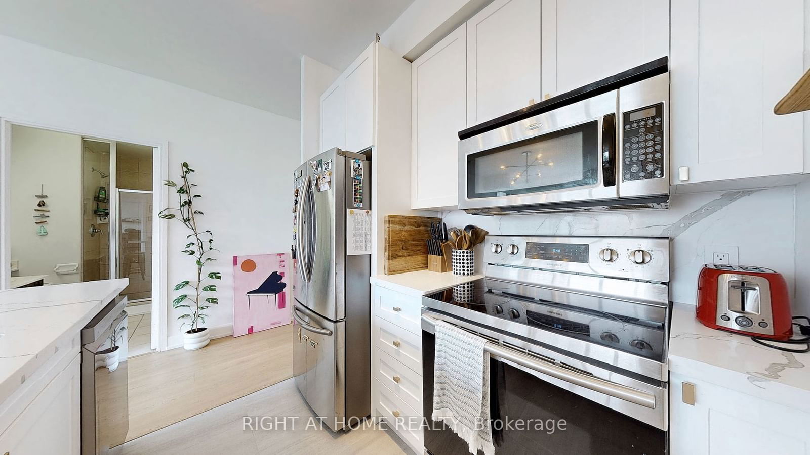 88 Broadway Ave, unit 1701 for sale - image #7