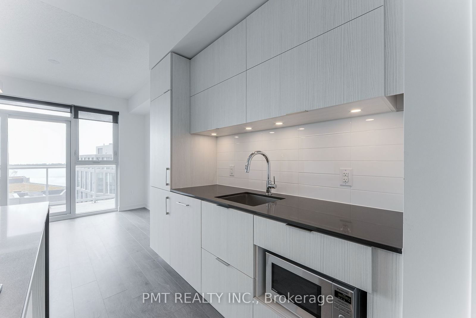 20 Richardson St, unit 1604 for rent - image #5