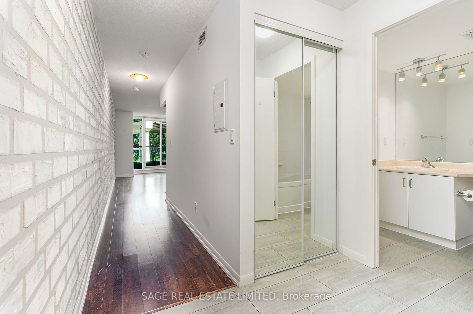 209 Fort York Blvd, unit 472 for sale - image #4