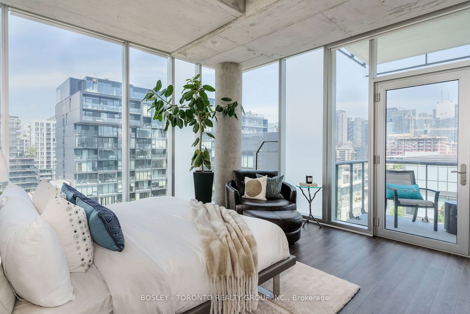 552 Wellington St, unit 1306 for sale