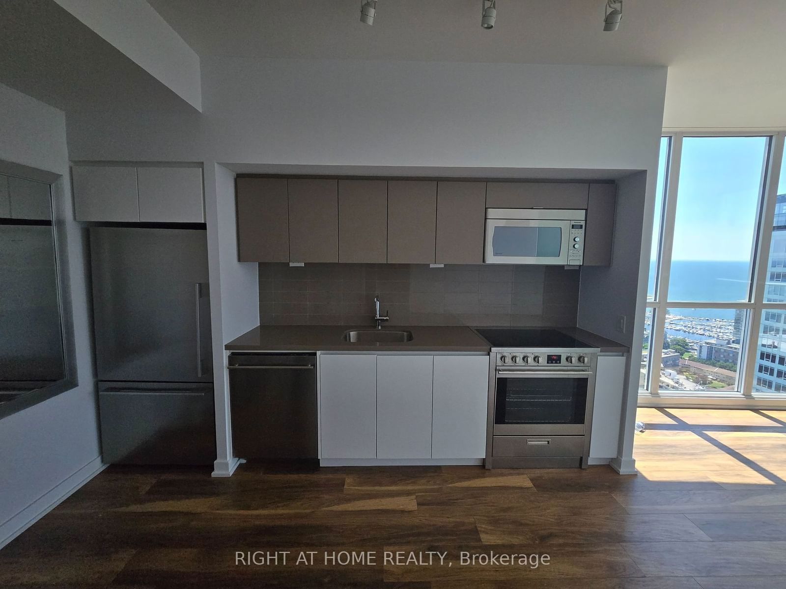 75 Queens Wharf Rd, unit 4708 for rent