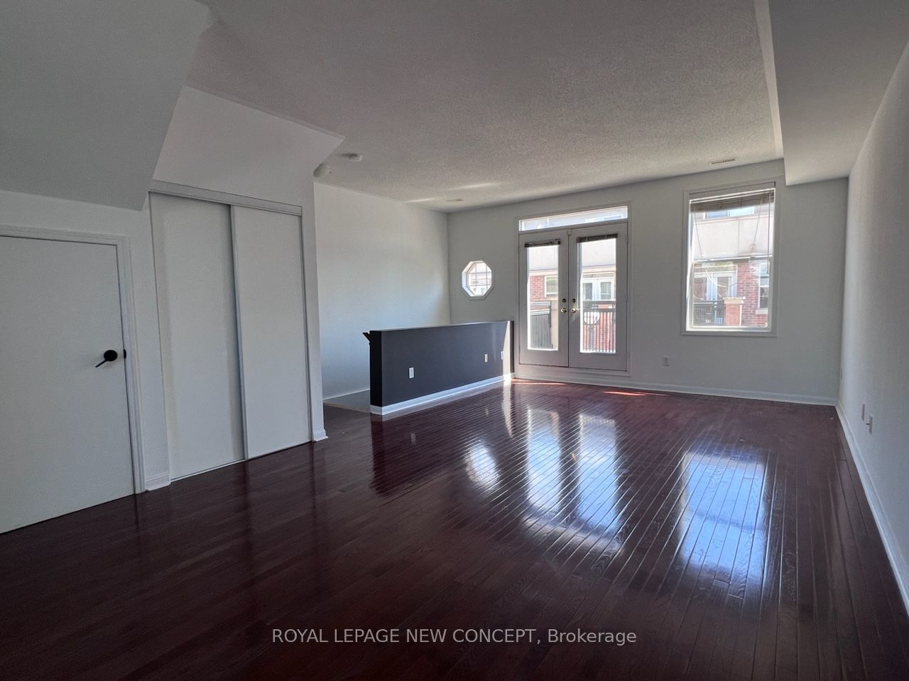 55 Halton St, unit 203 for rent - image #8