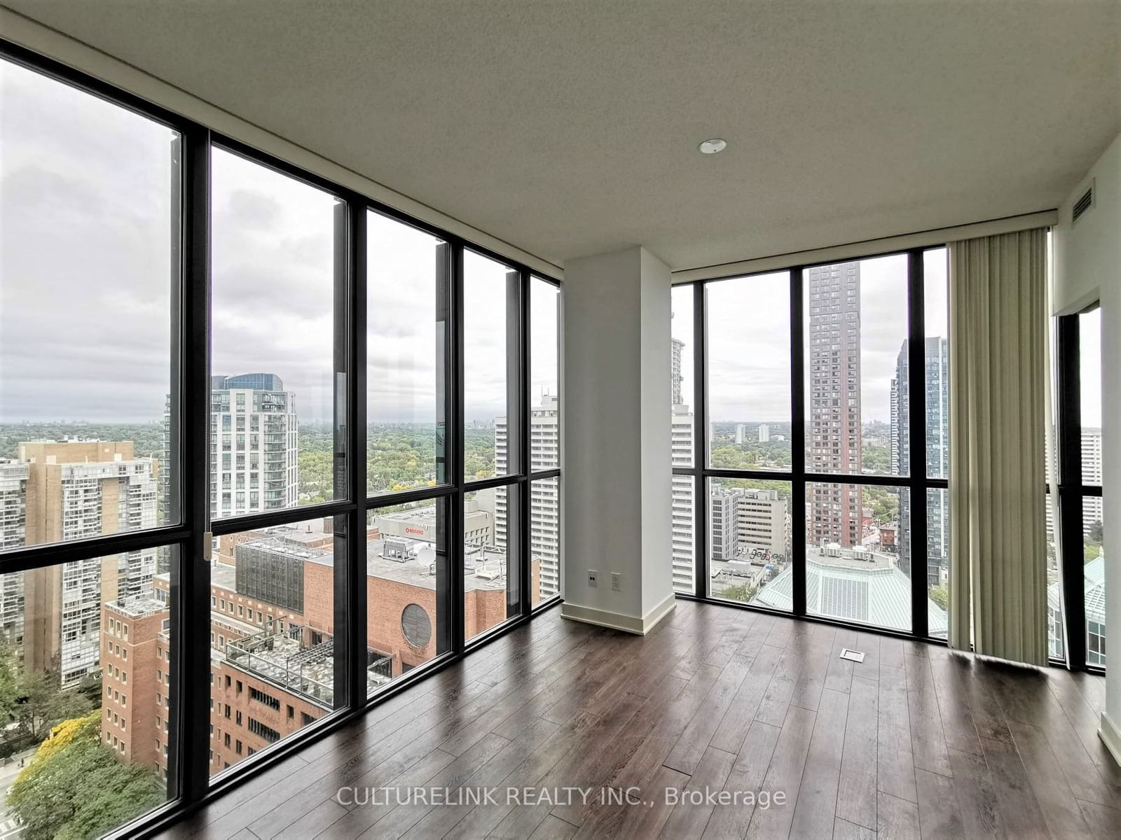 110 Charles St E, unit 2608 for rent - image #5