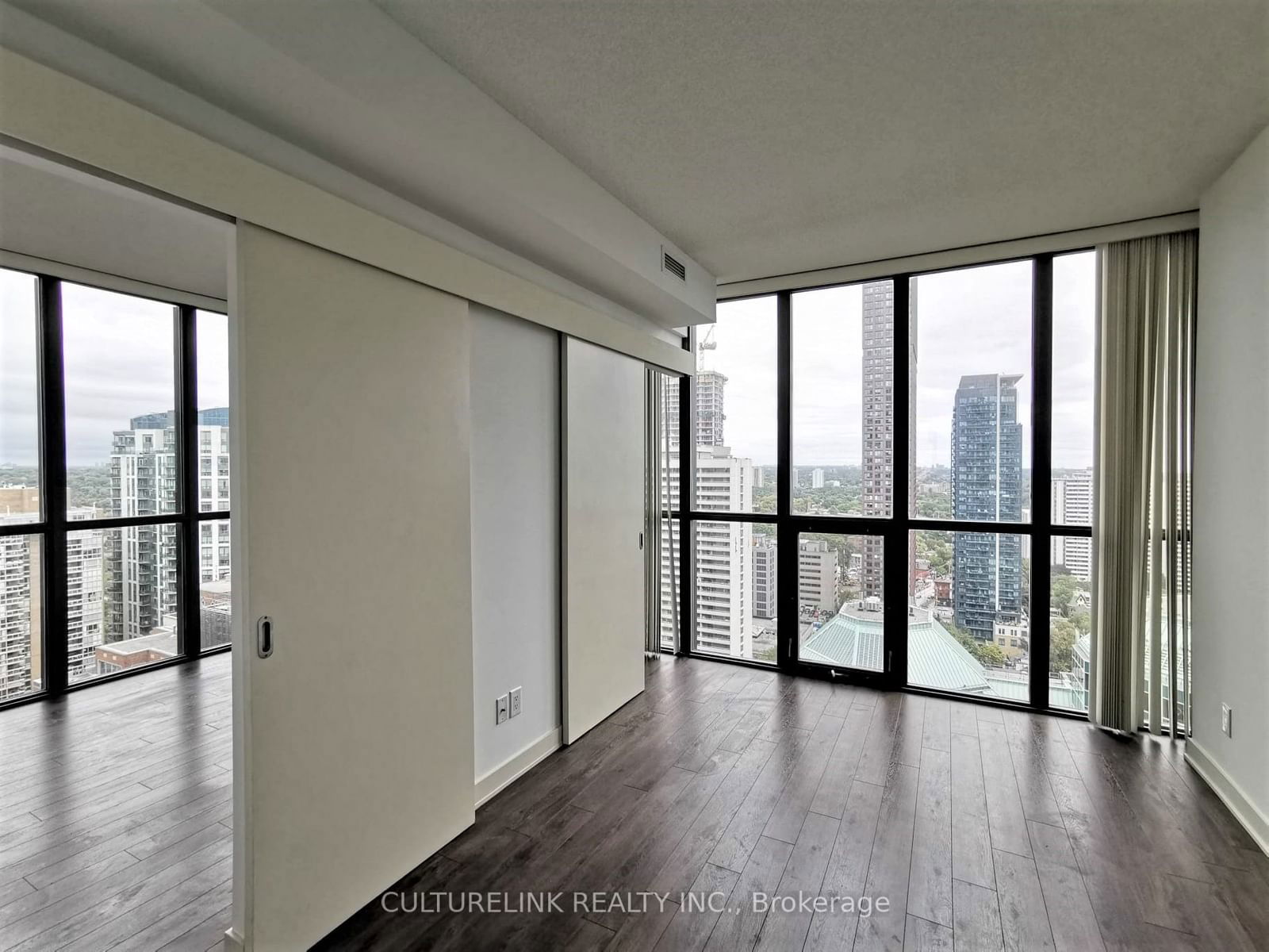 110 Charles St E, unit 2608 for rent - image #8