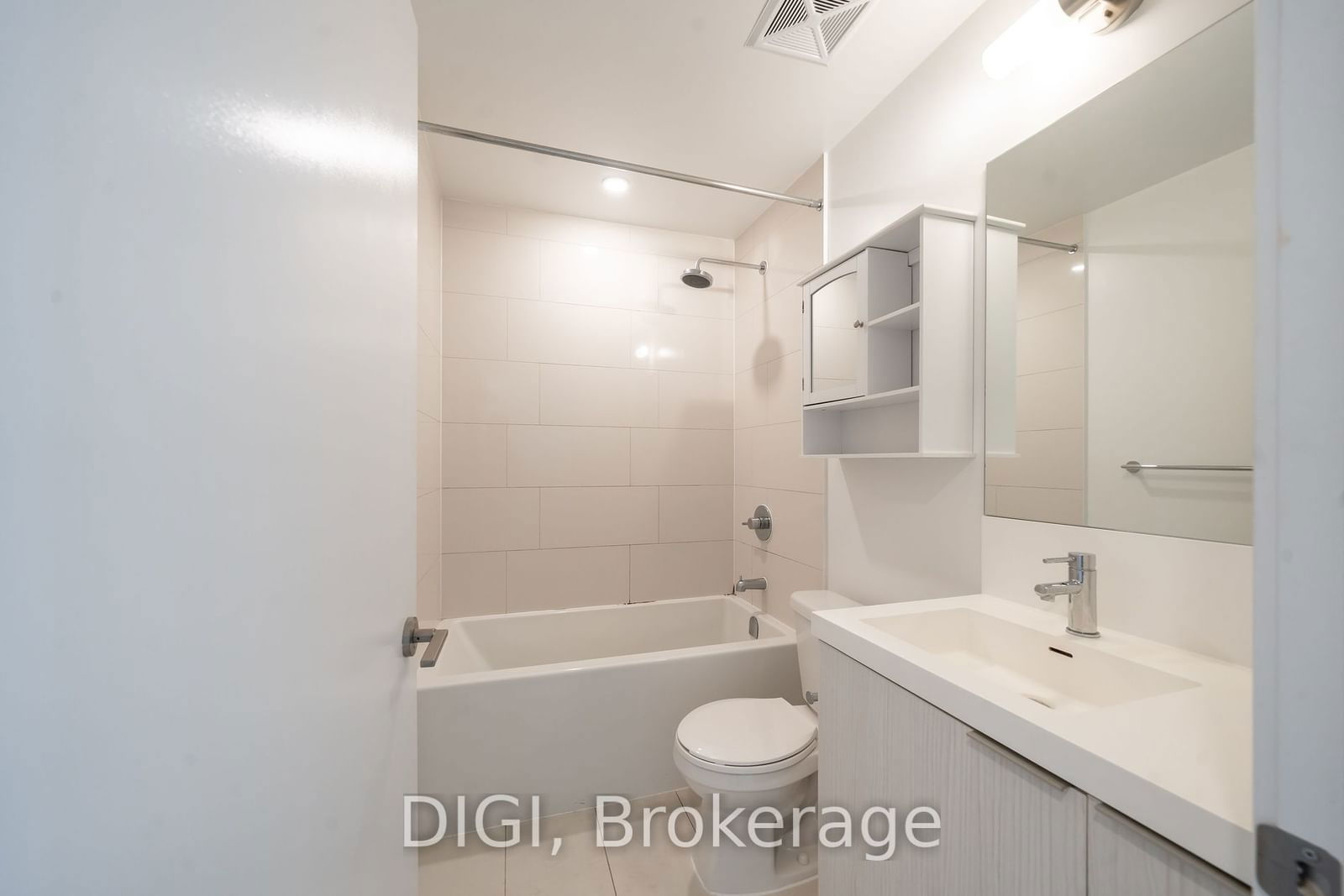 225 Sumach St, unit 808 for sale - image #12