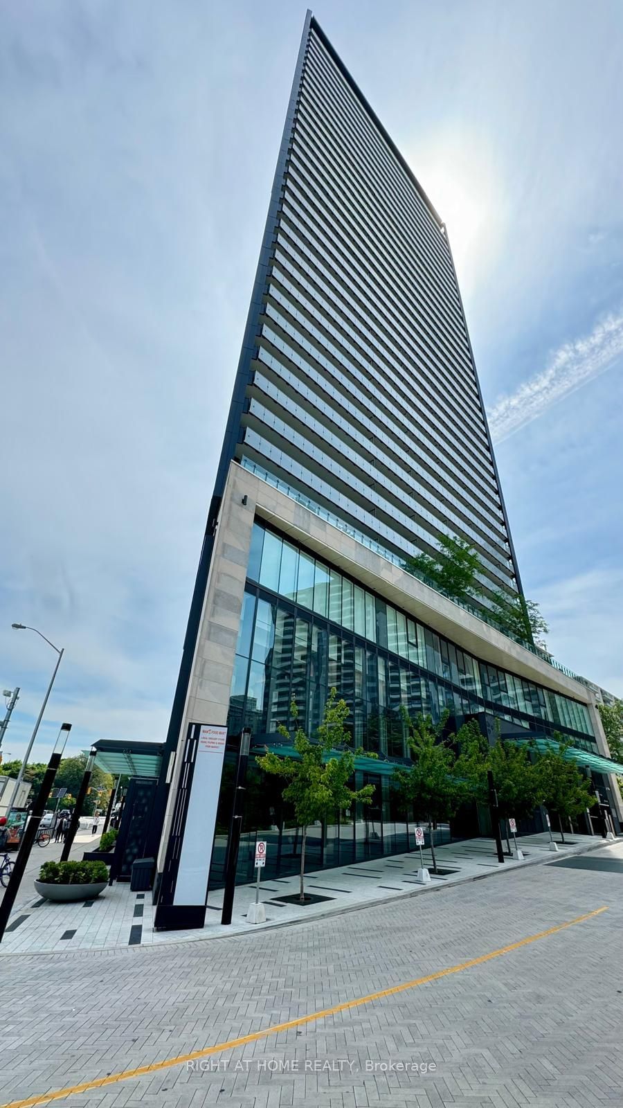 575 Bloor St E, unit 3603 for sale