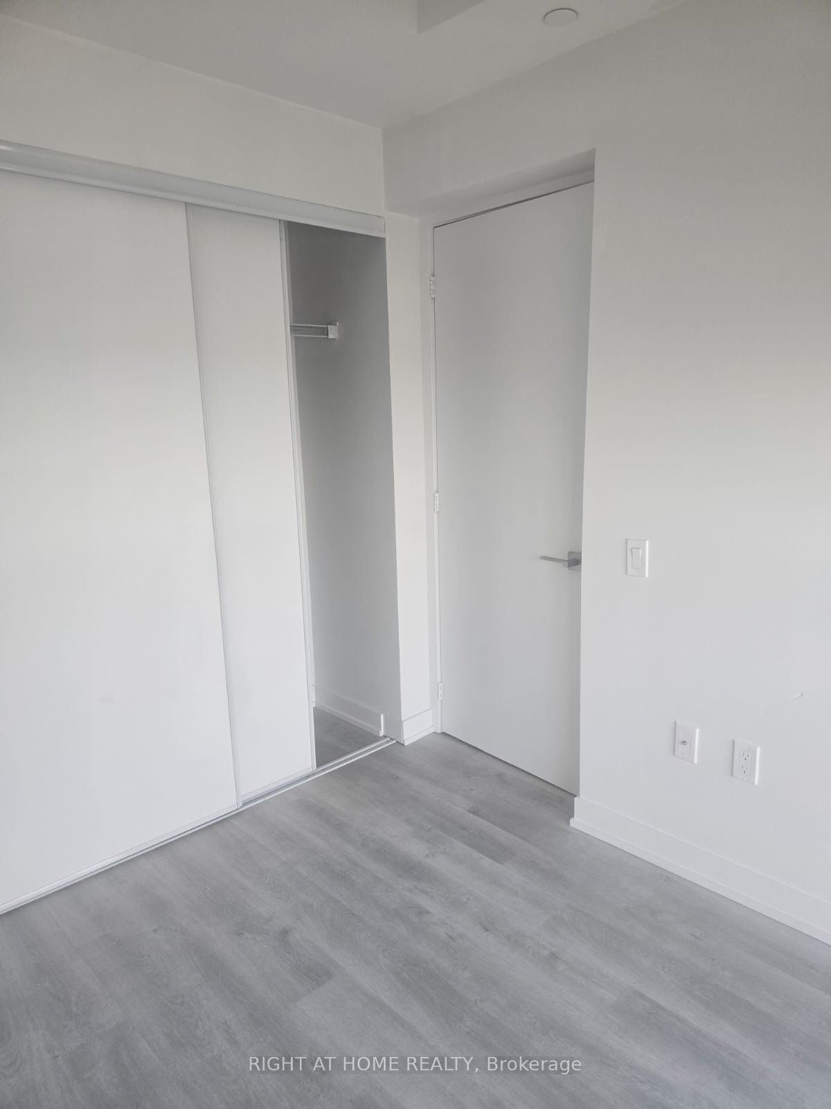 50 ORDNANCE St, unit 2407 for rent