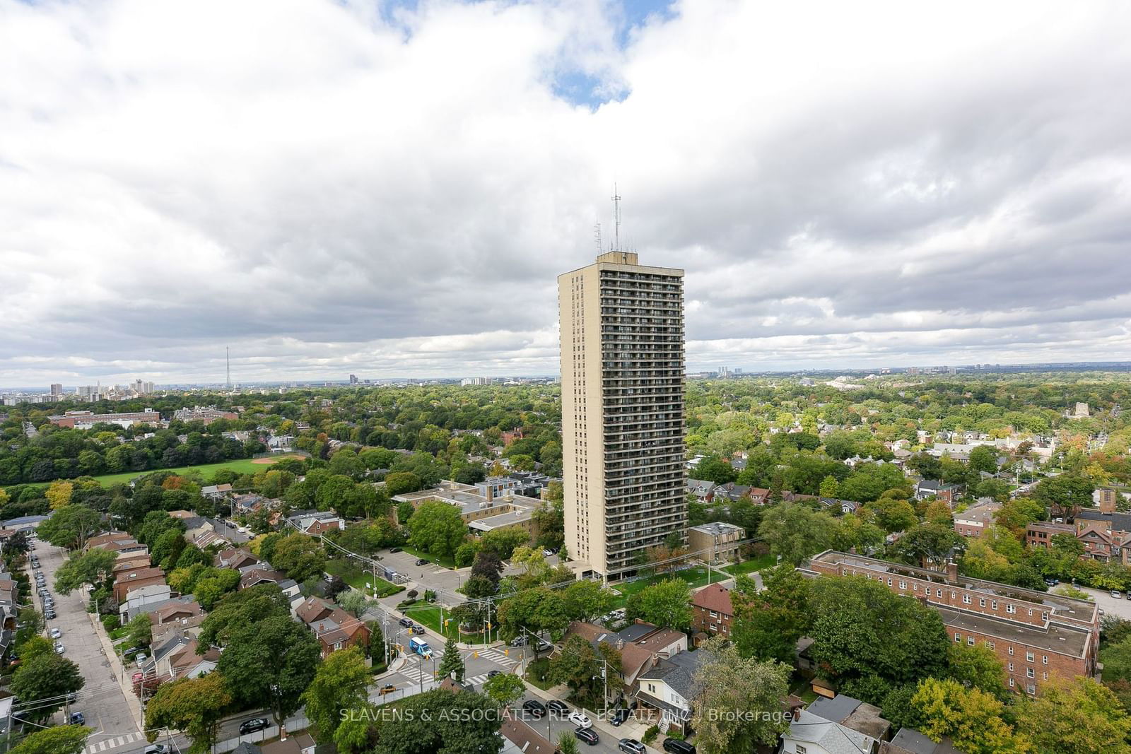 33 Helendale Ave, unit 1813 for rent - image #18