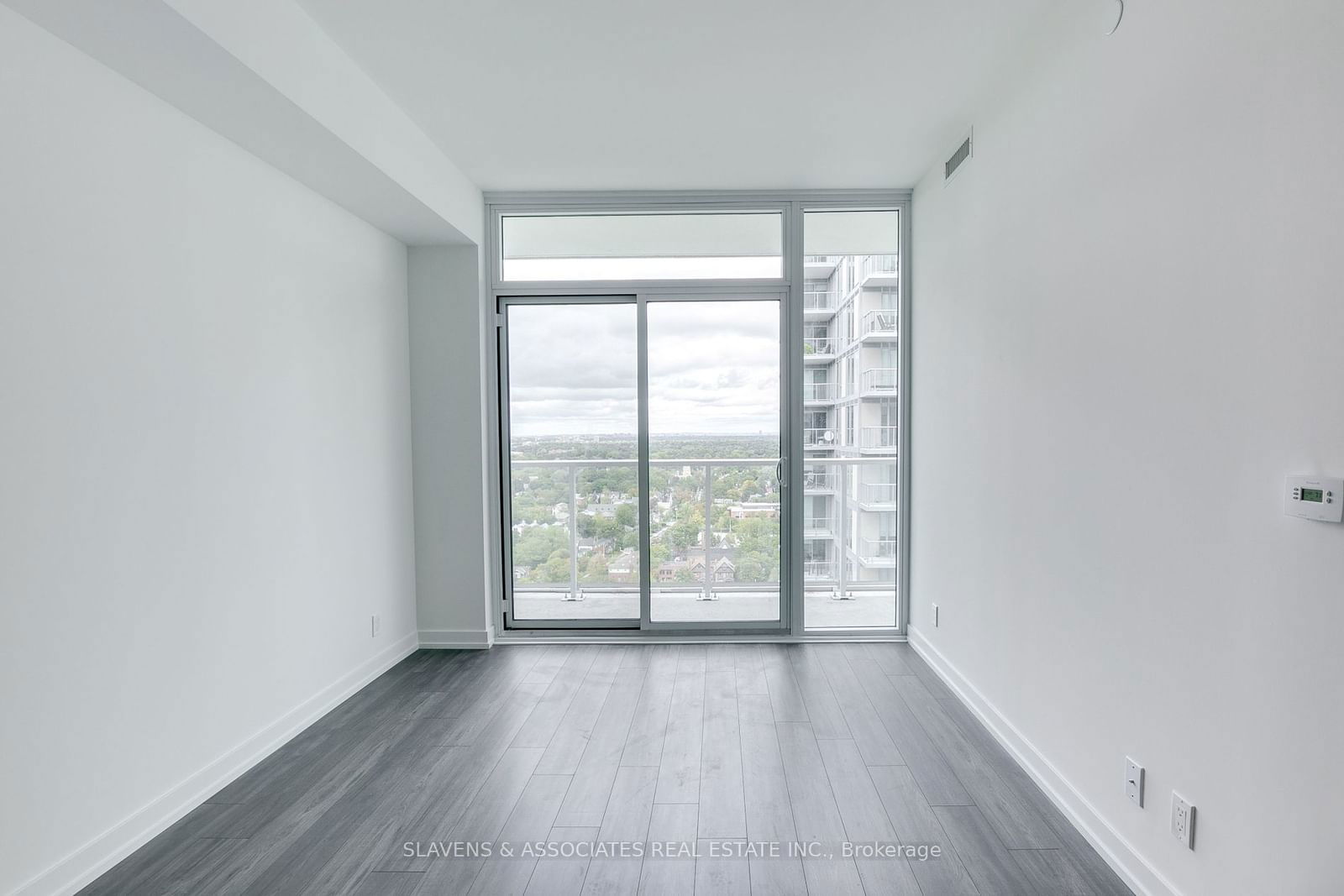 33 Helendale Ave, unit 1813 for rent - image #7