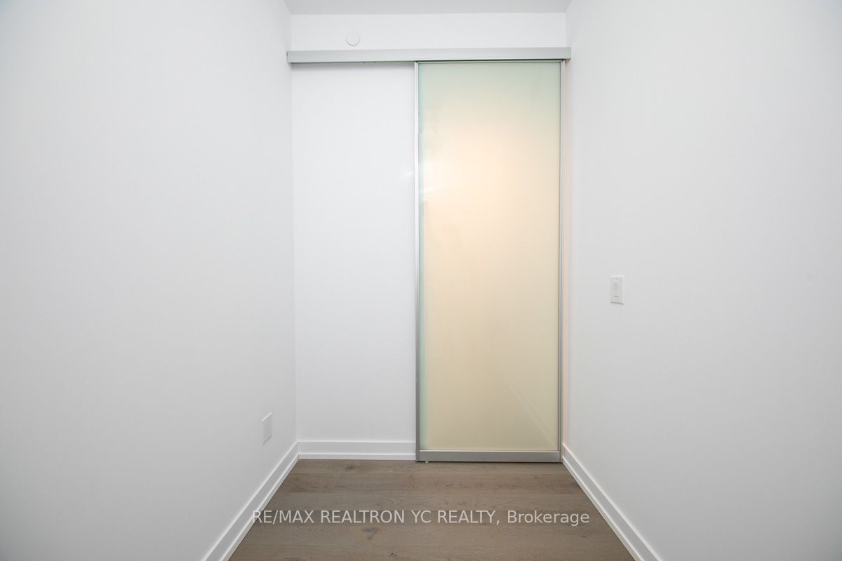 488 University Ave, unit 4012 for rent - image #2