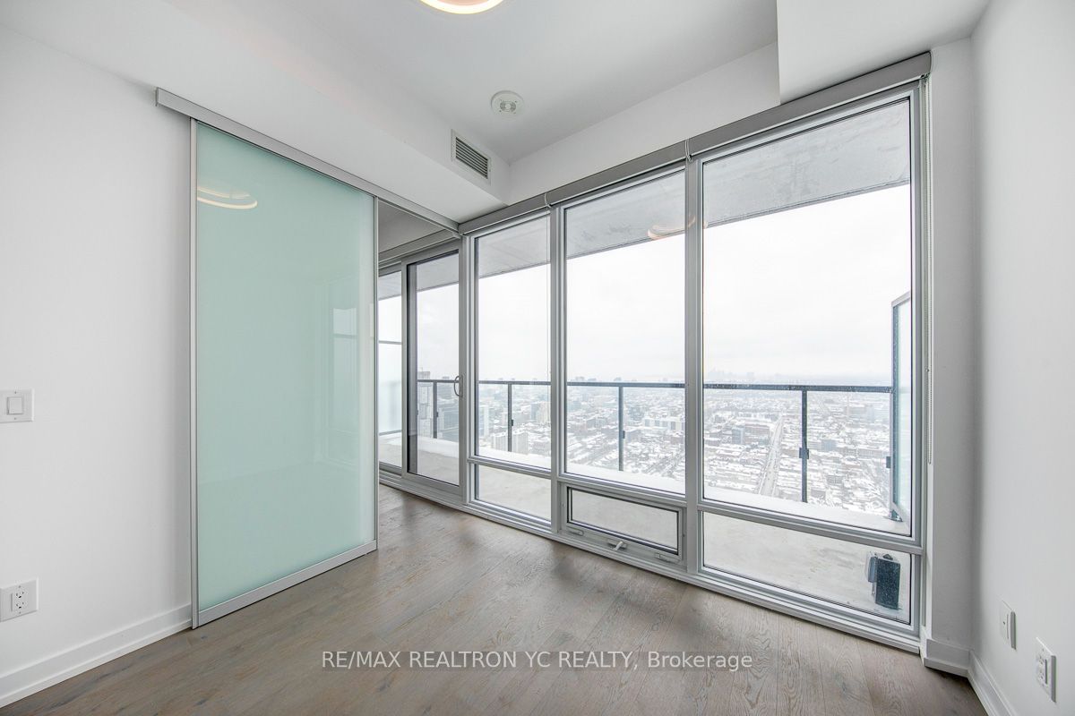 488 University Ave, unit 4012 for rent - image #21