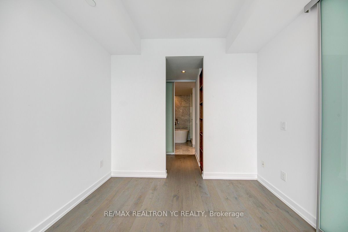 488 University Ave, unit 4012 for rent - image #22