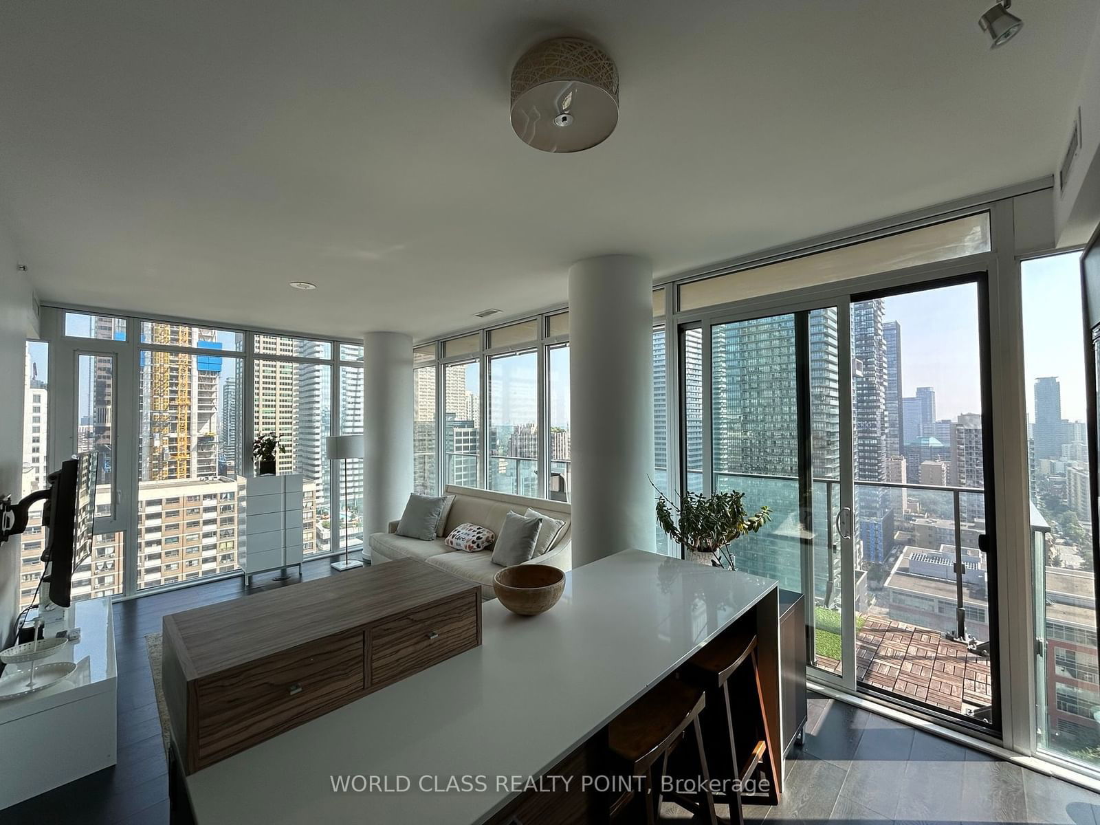 75 St Nicholas St, unit 2408 for rent - image #4