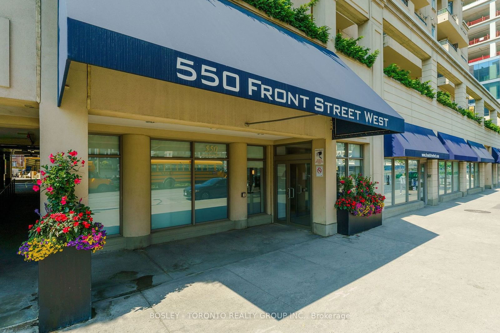 550 Front St W, unit 412 for sale - image #1