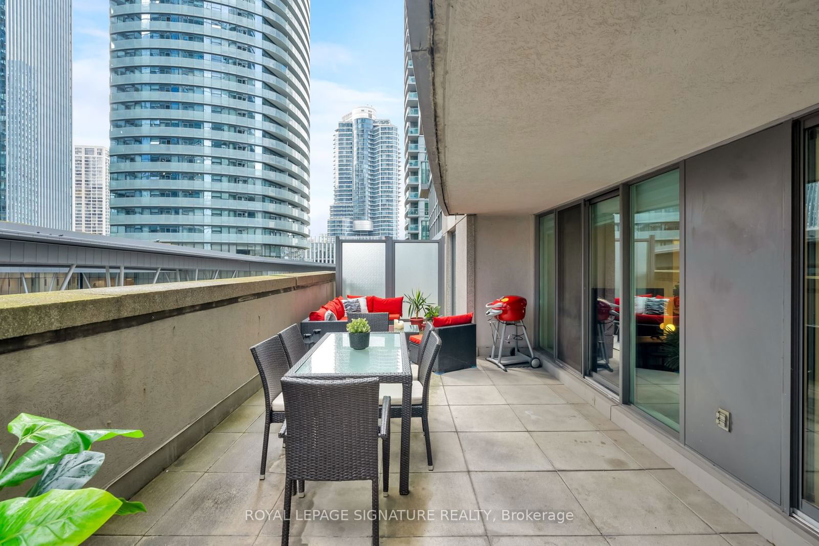 30 Grand Trunk Cres, unit 309 for sale - image #18