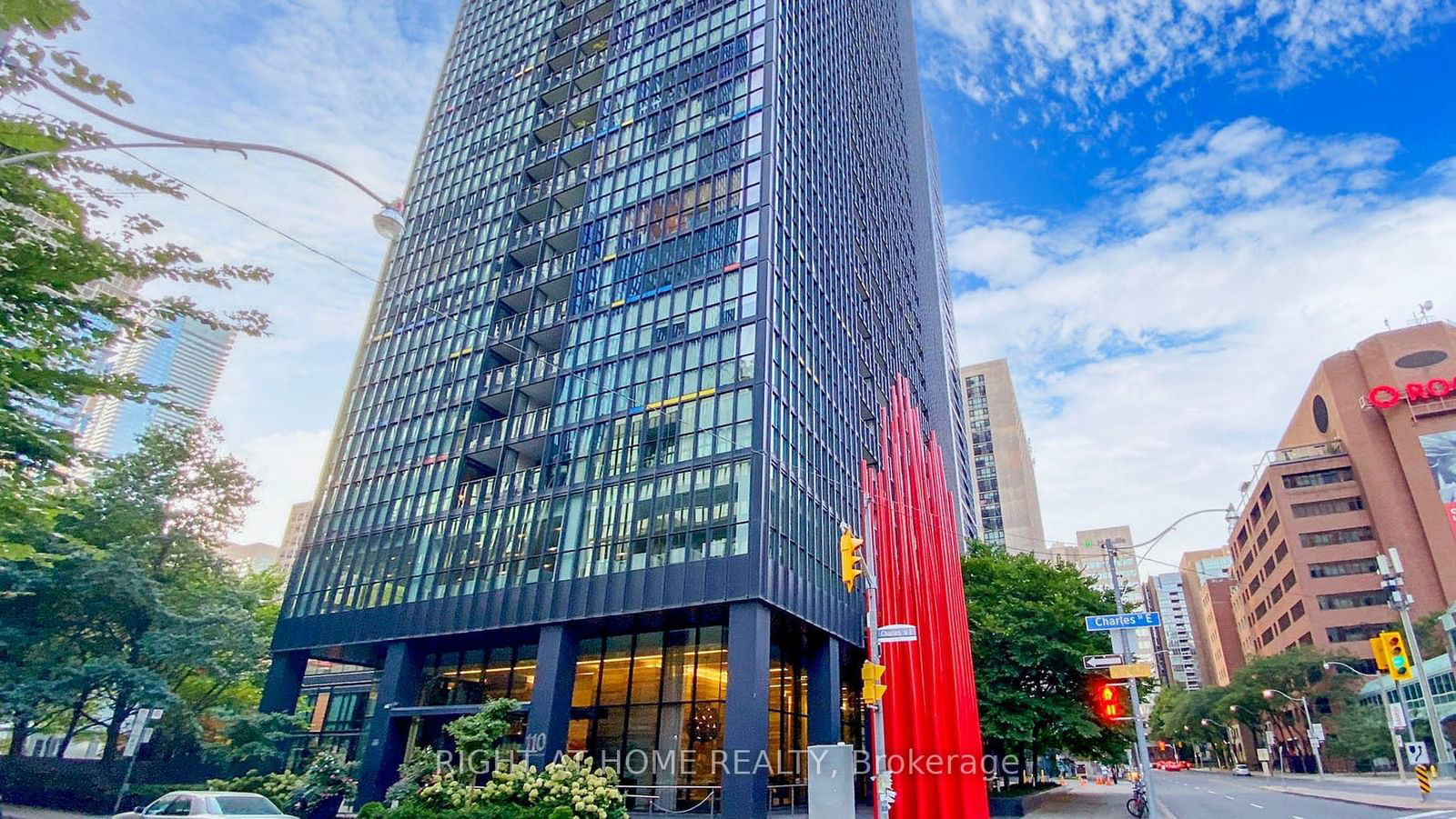 110 Charles St E, unit 903 for rent - image #2