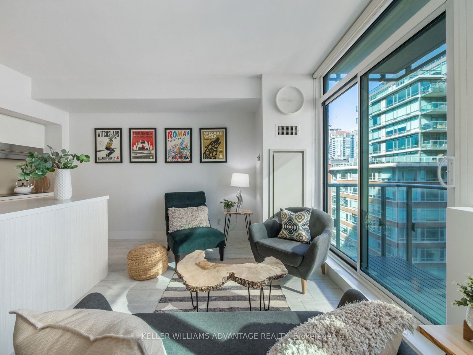 39 Sherbourne St, unit 808 for sale