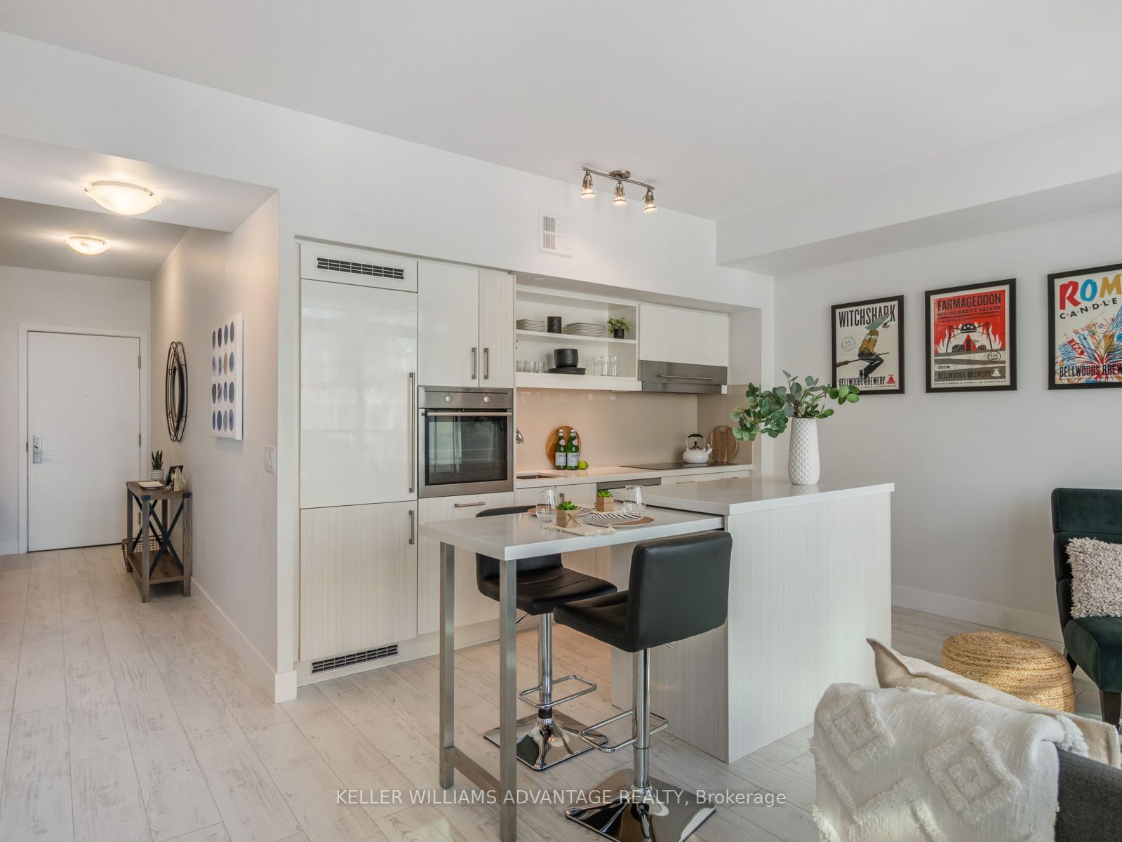 39 Sherbourne St, unit 808 for sale