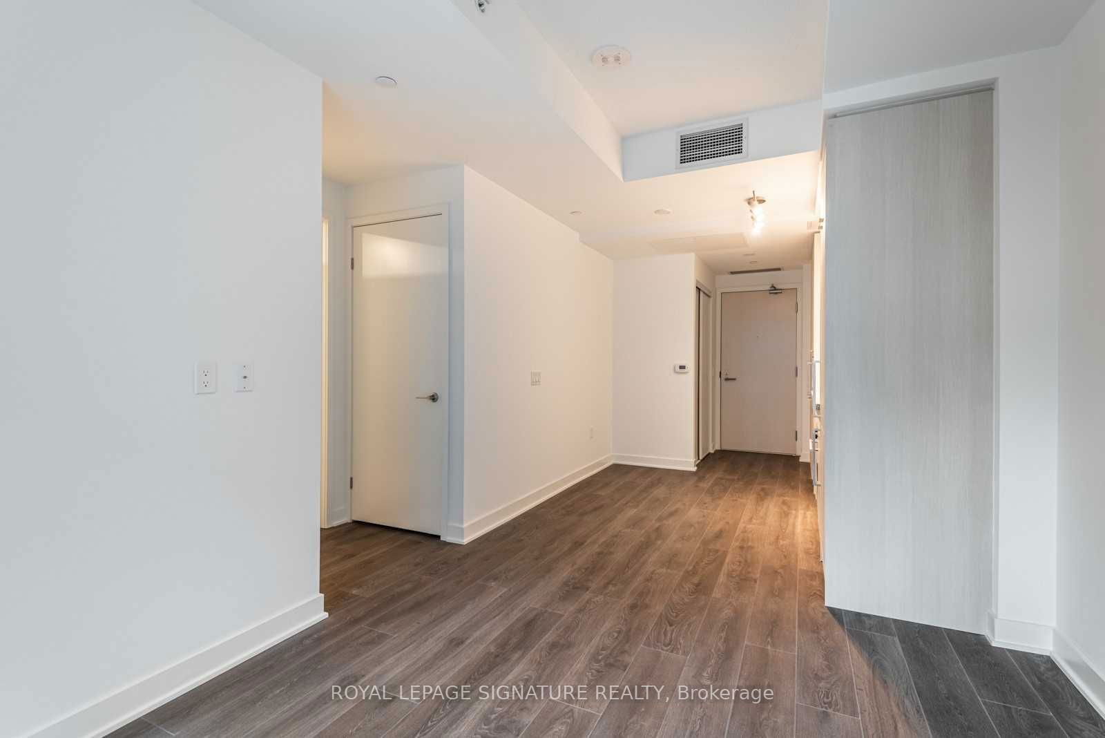 115 Blue Jays Way, unit 518 for rent - image #8