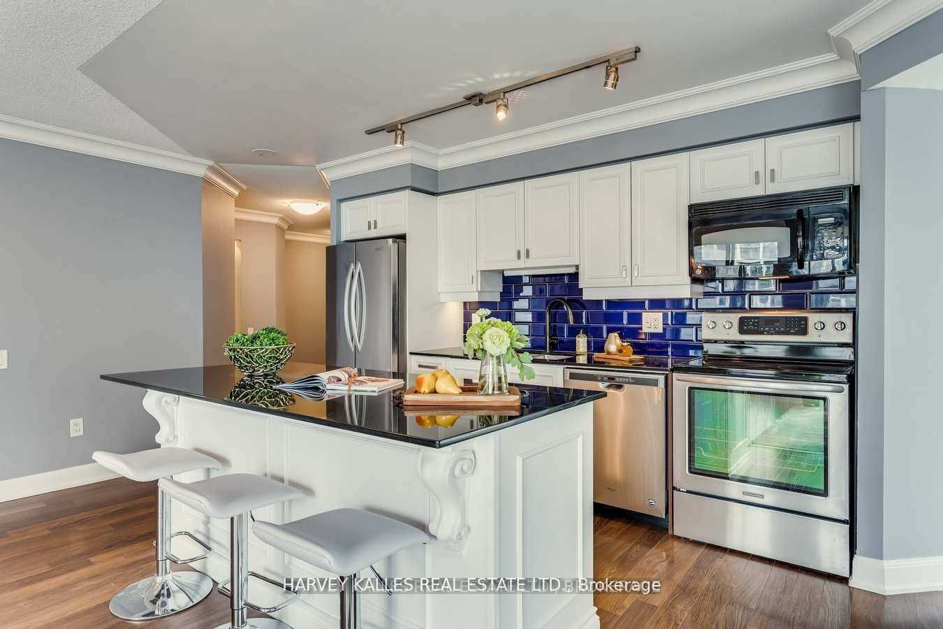 2191 Yonge St, unit 902 for sale - image #15