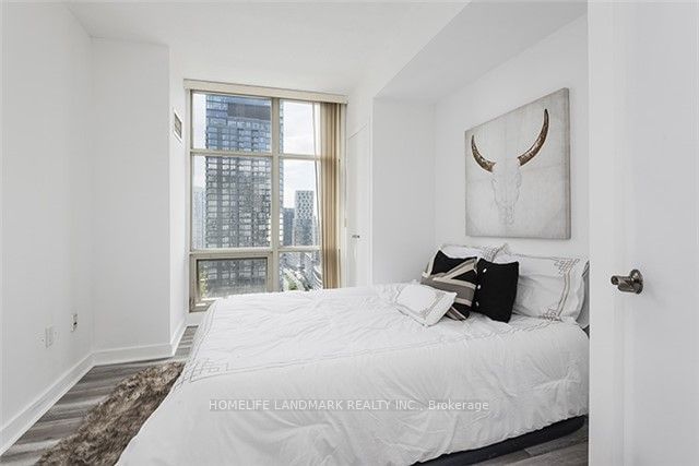 10 Navy Wharf Crt, unit 2912 for sale - image #4