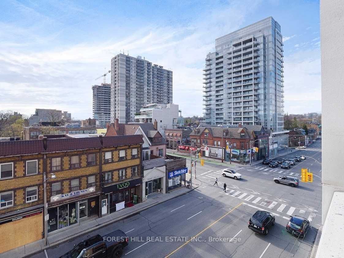 151 Avenue Rd, unit 403 for rent