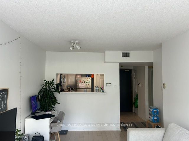 7 Broadway Ave, unit 311 for rent - image #5