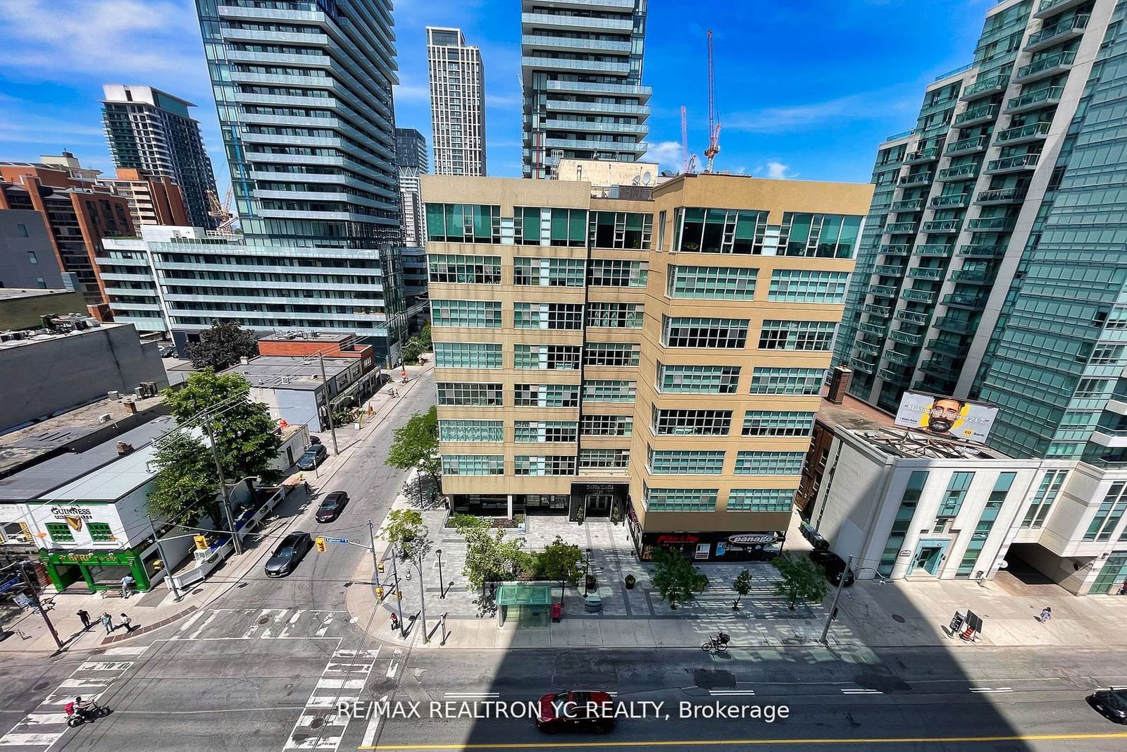 125 Redpath Ave, unit 808 for sale