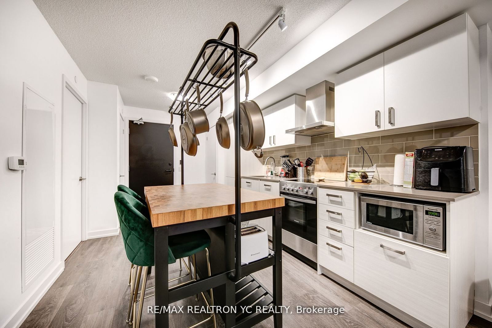 125 Redpath Ave, unit 808 for sale - image #8