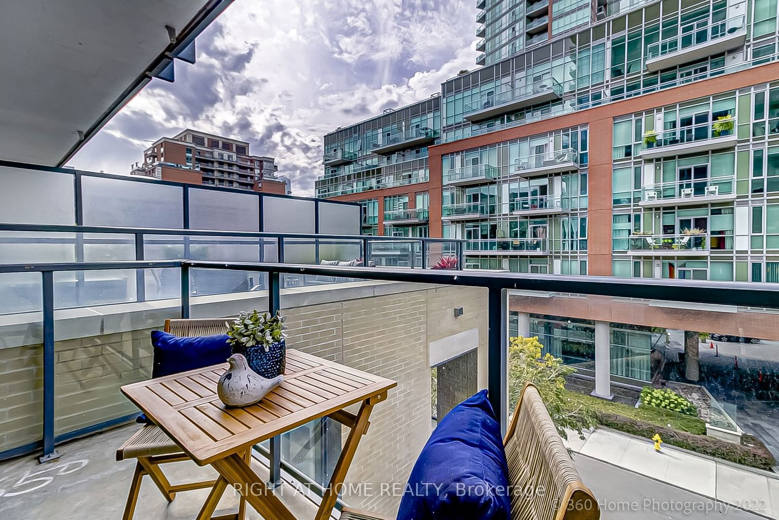 105 George St, unit 312 for rent - image #24