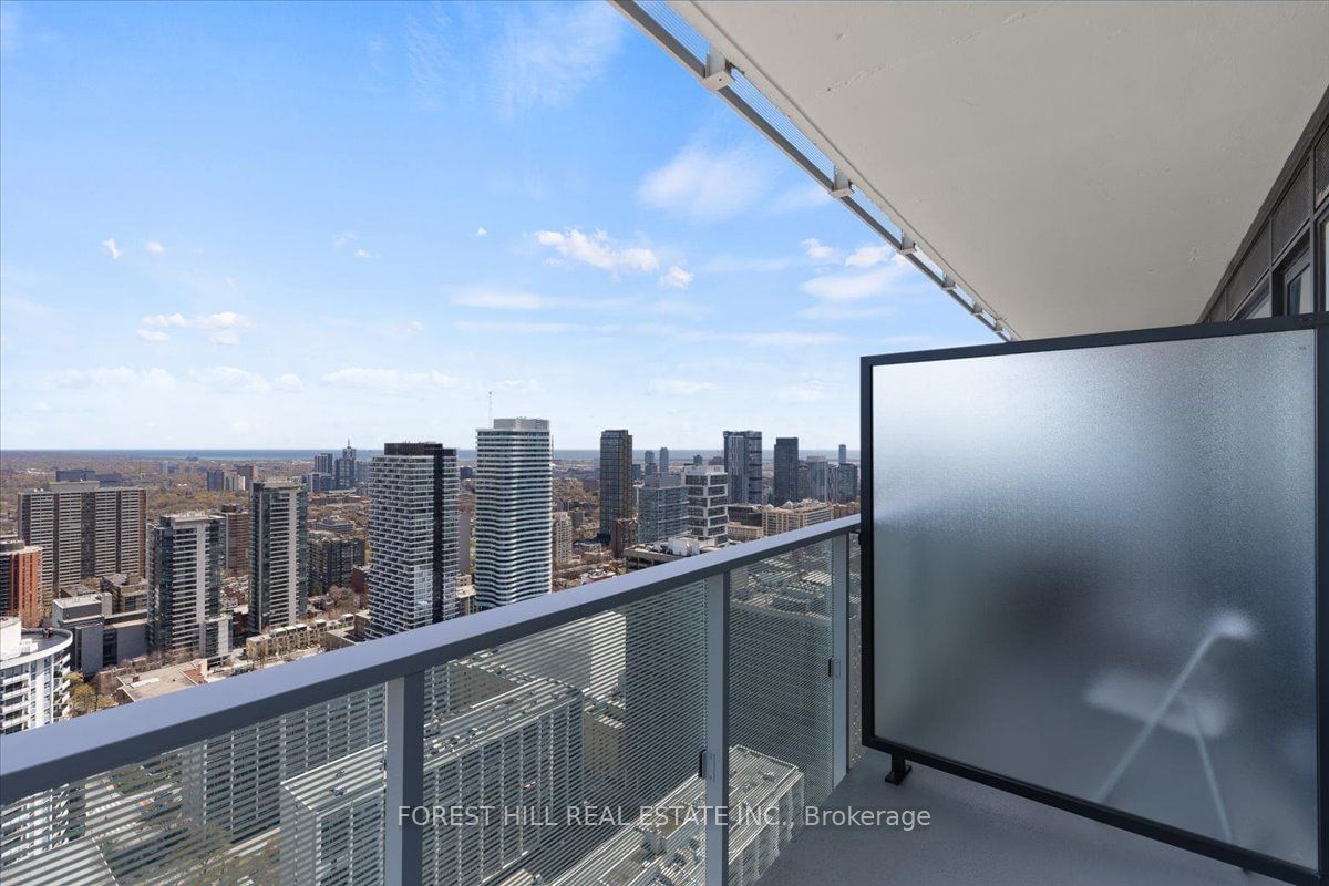 501 Yonge St, unit 3805 for sale