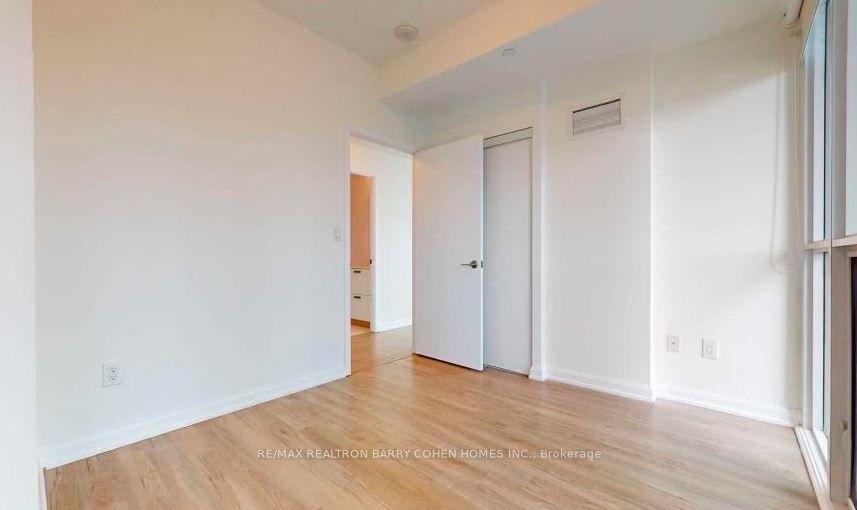 11 Bogert Ave, unit 907 for rent - image #8