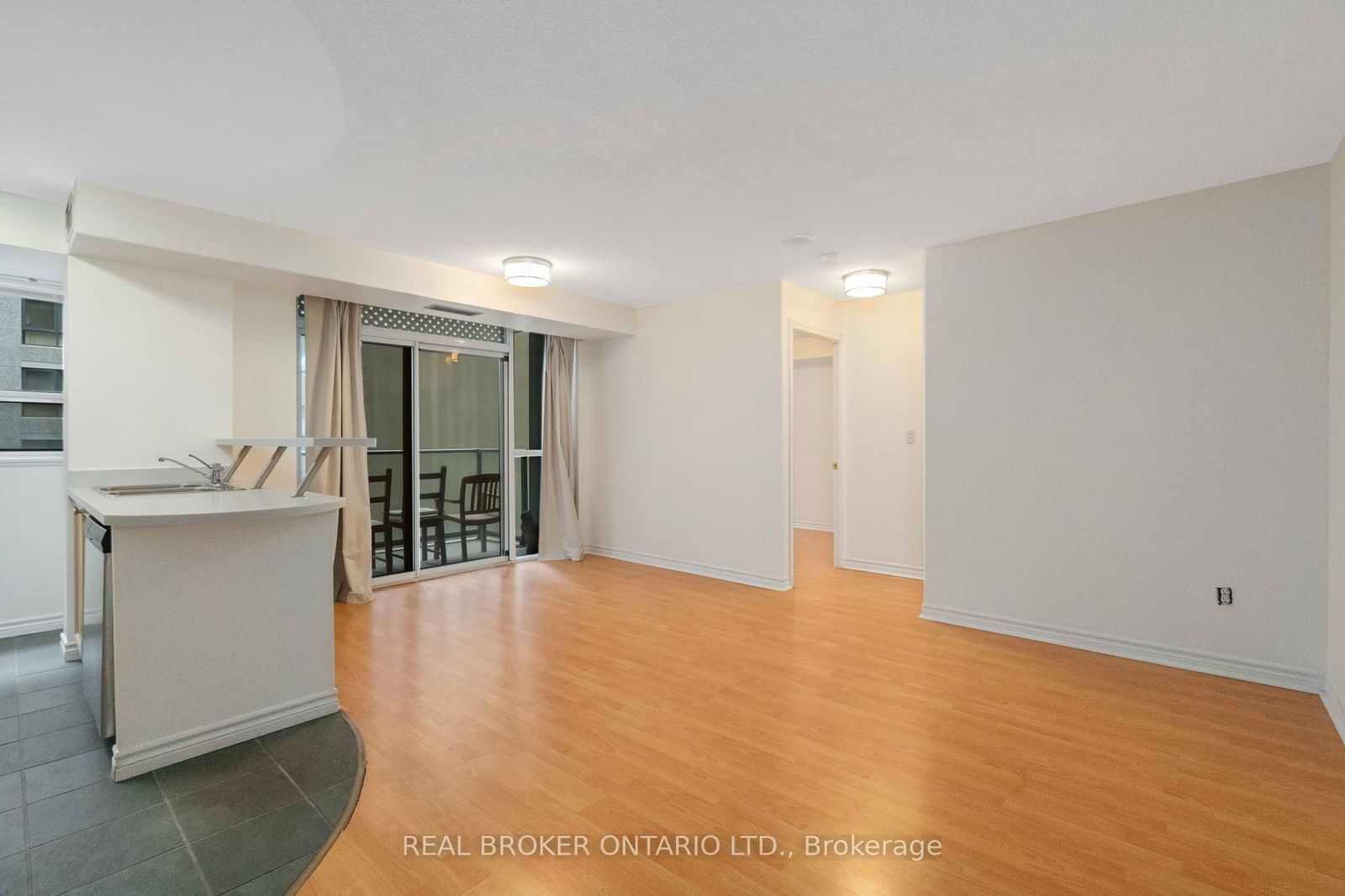 30 Hayden St, unit 601 for rent - image #4