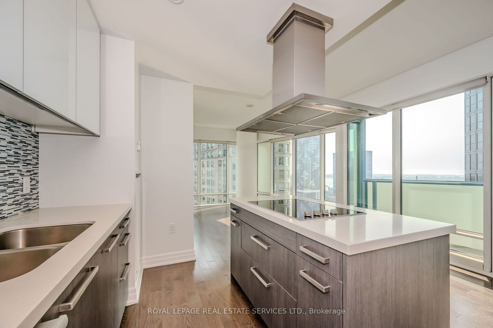 8 The Esplanade, unit 2411 for sale - image #12