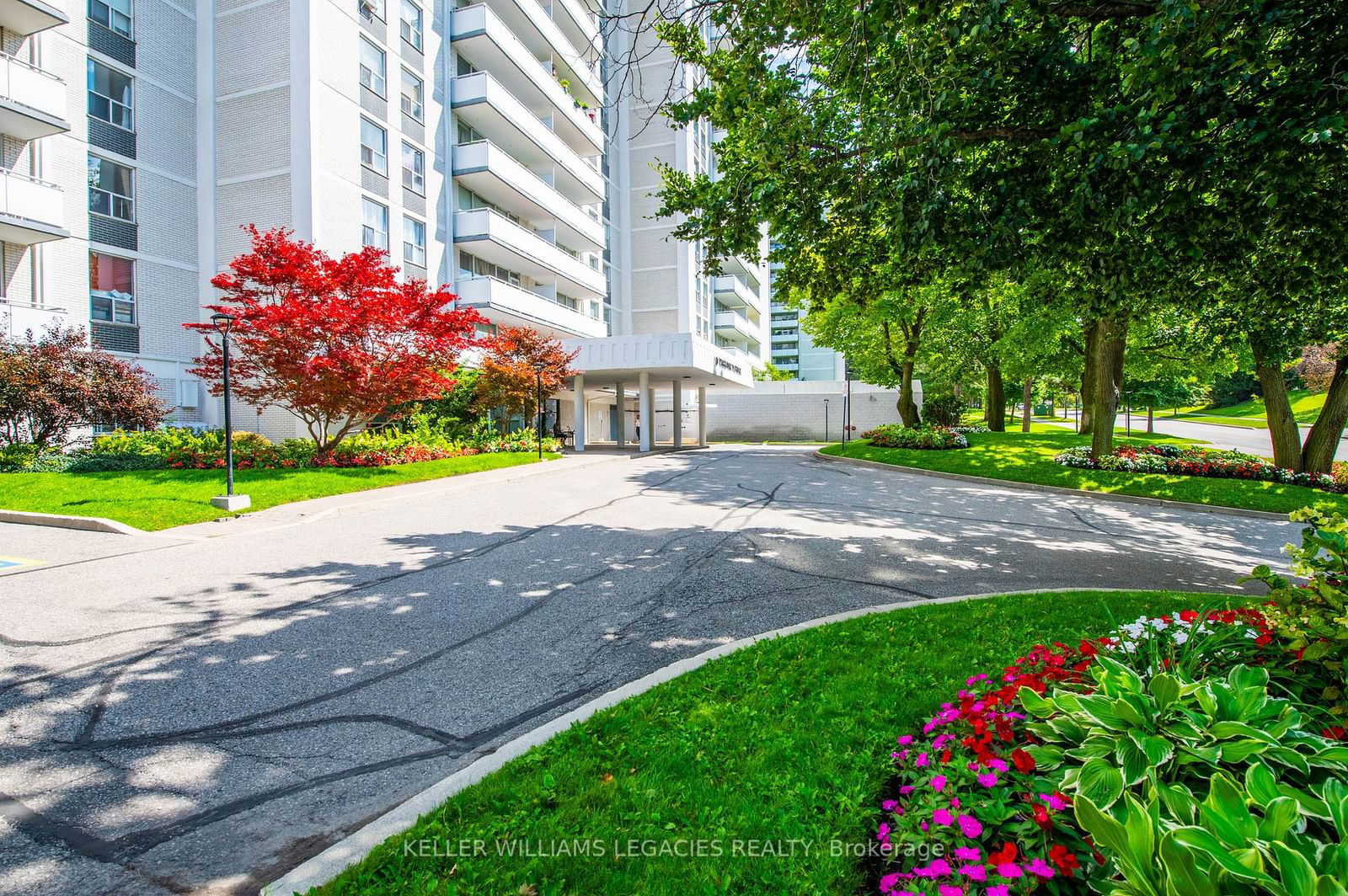 10 Parkway Forest Dr, unit 1605 for sale - image #4