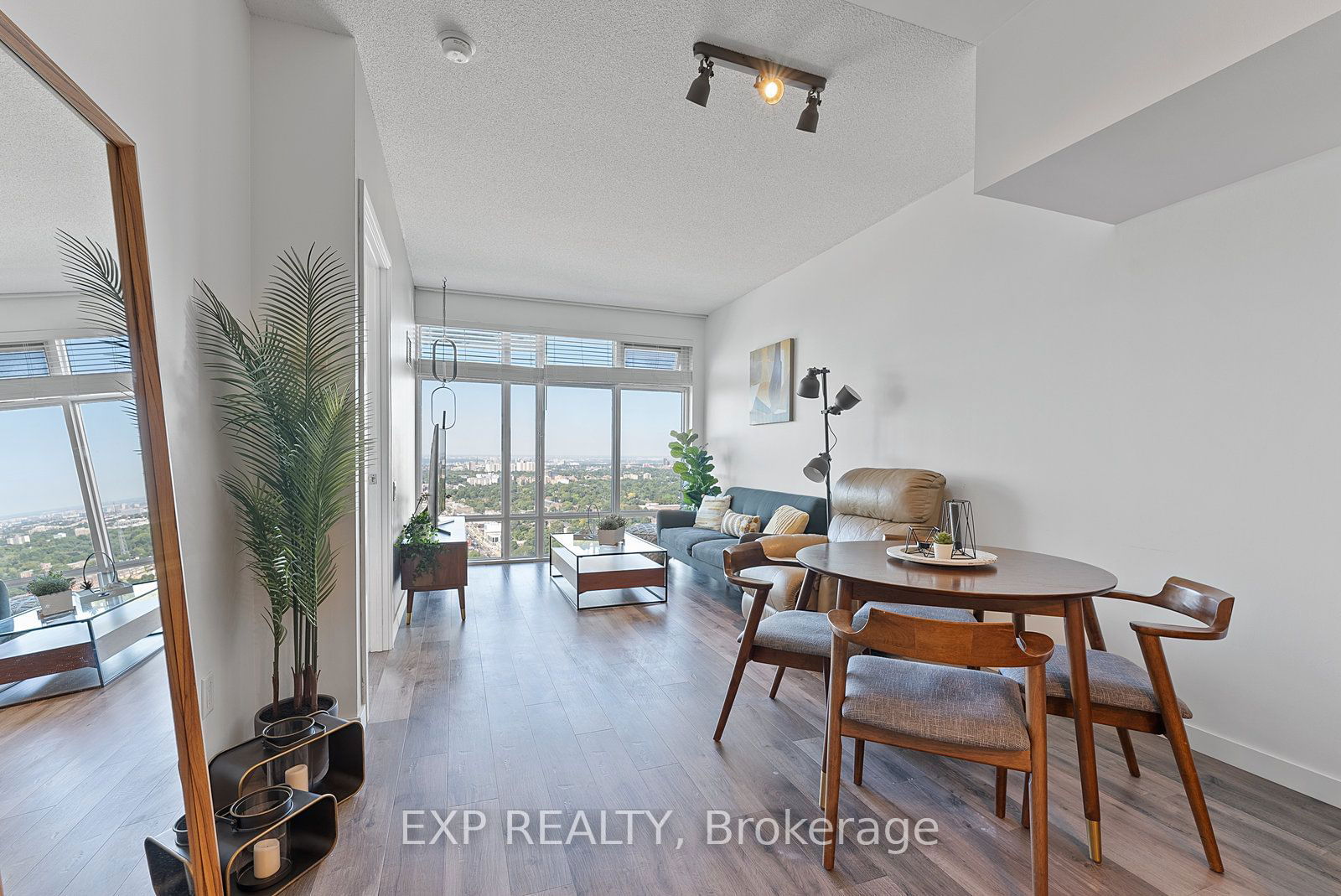 2191 Yonge St, unit 4606 for sale - image #3