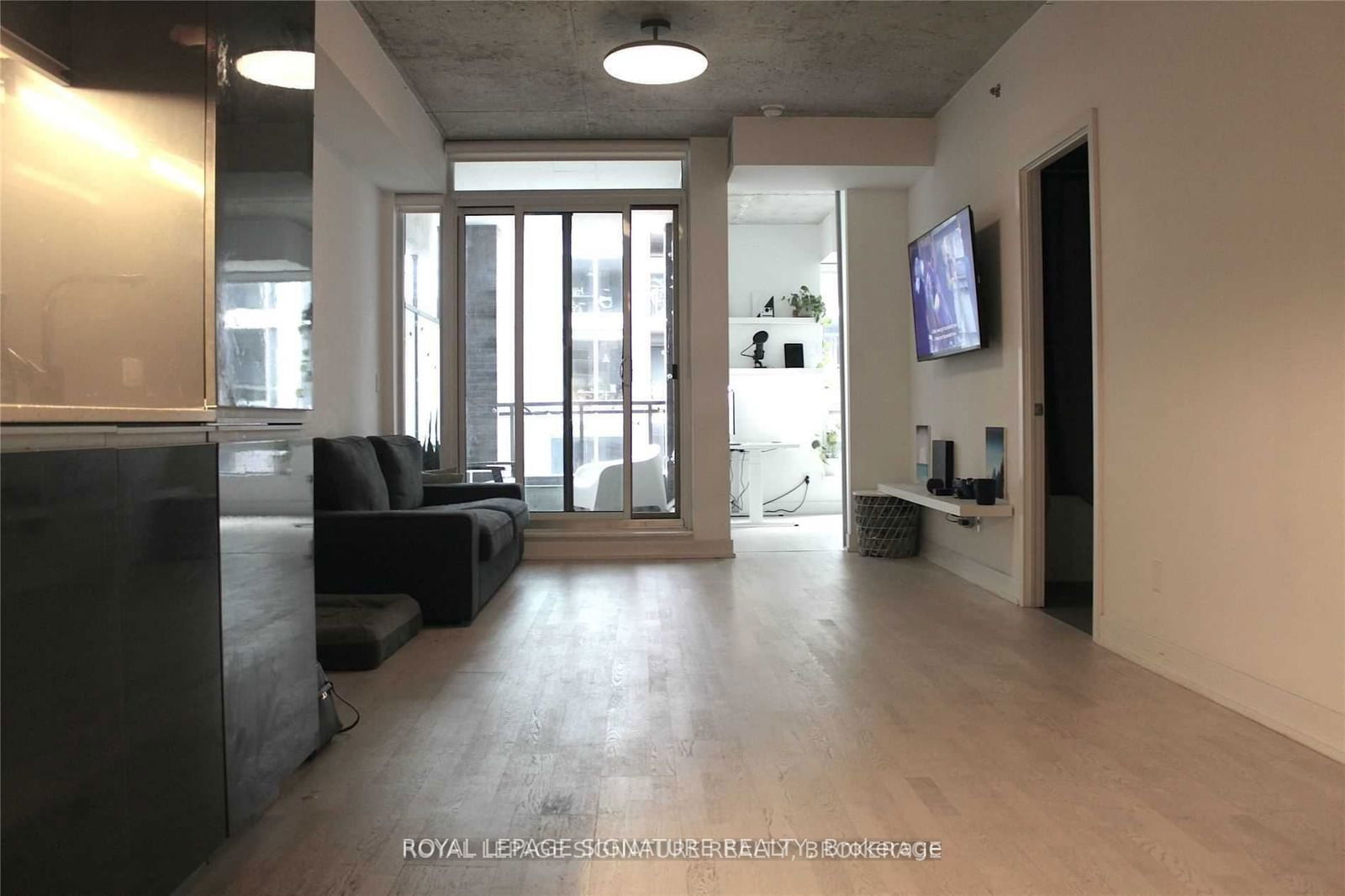 20 Gladstone Ave, unit 517 for rent - image #1