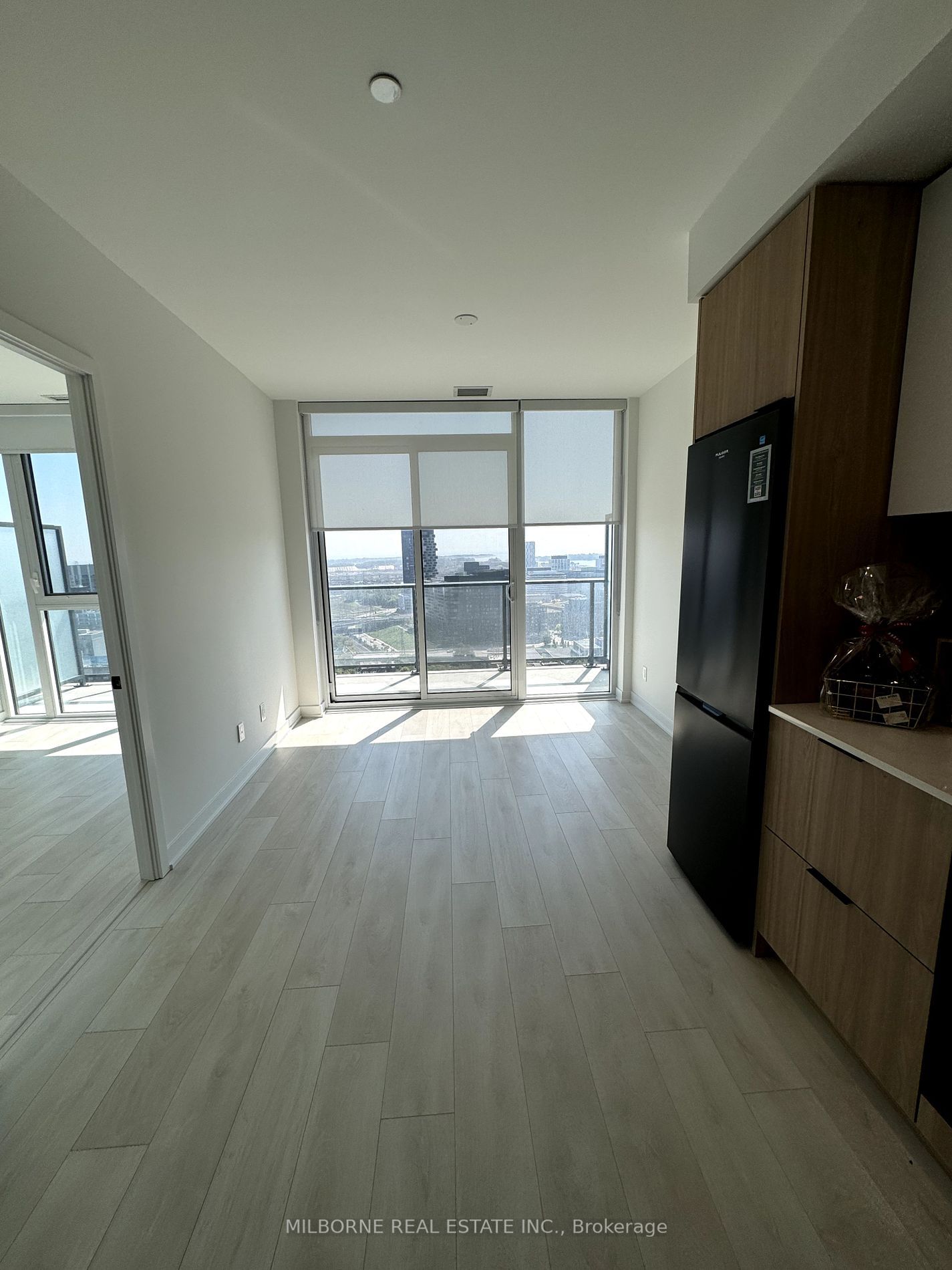 5 Defries St, unit 2304 for rent - image #2