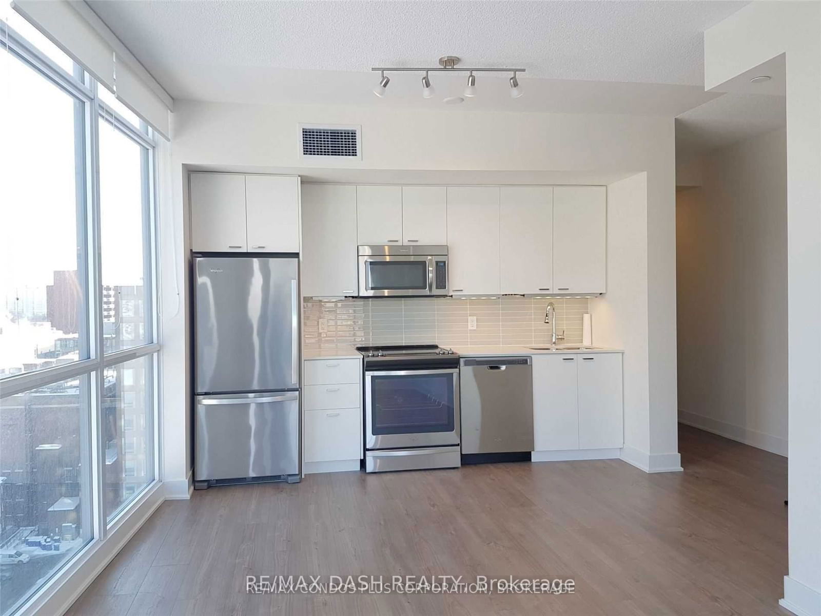 30 Roehampton Ave, unit 1208 for rent - image #4