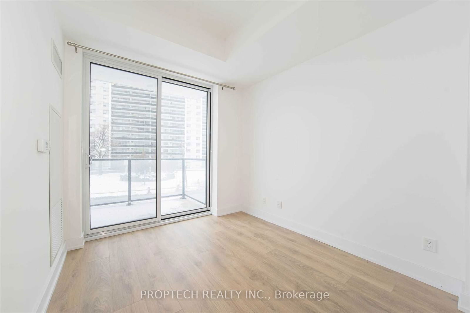 128 Fairview Mall Dr, unit 207 for rent - image #6