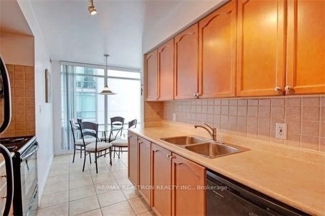 3830 Bathurst St, unit 512 for rent