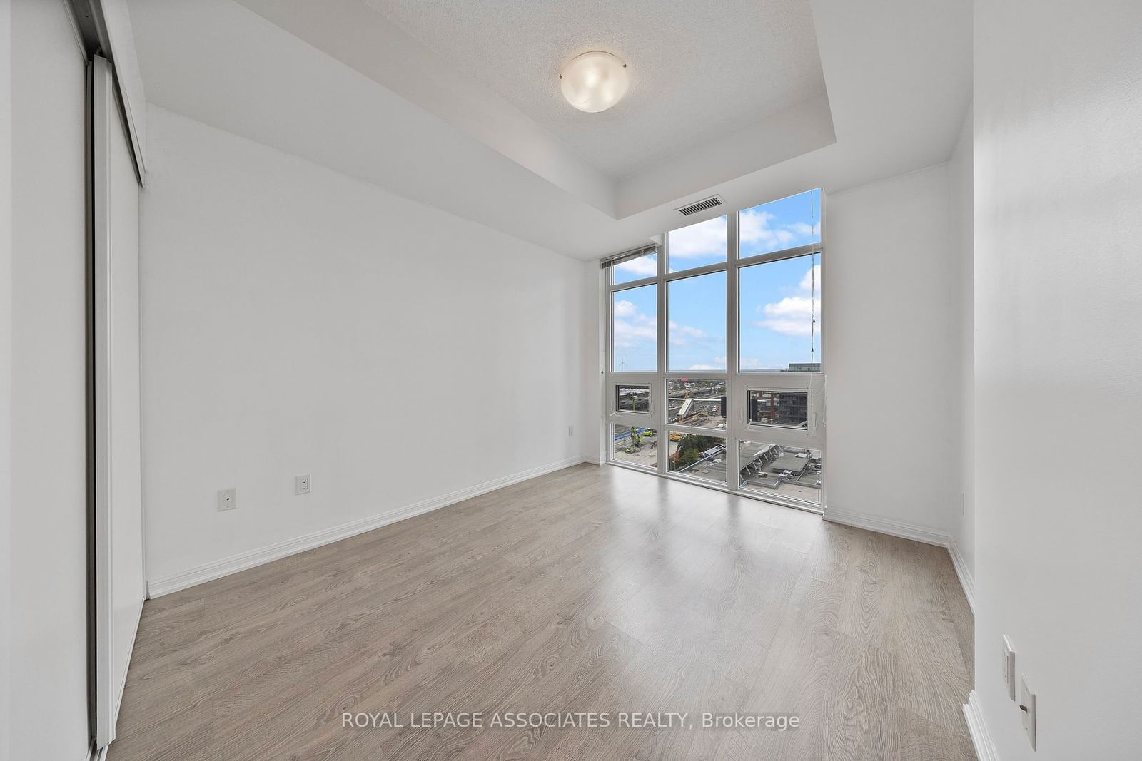 85 East Liberty St, unit 1420 for rent - image #27