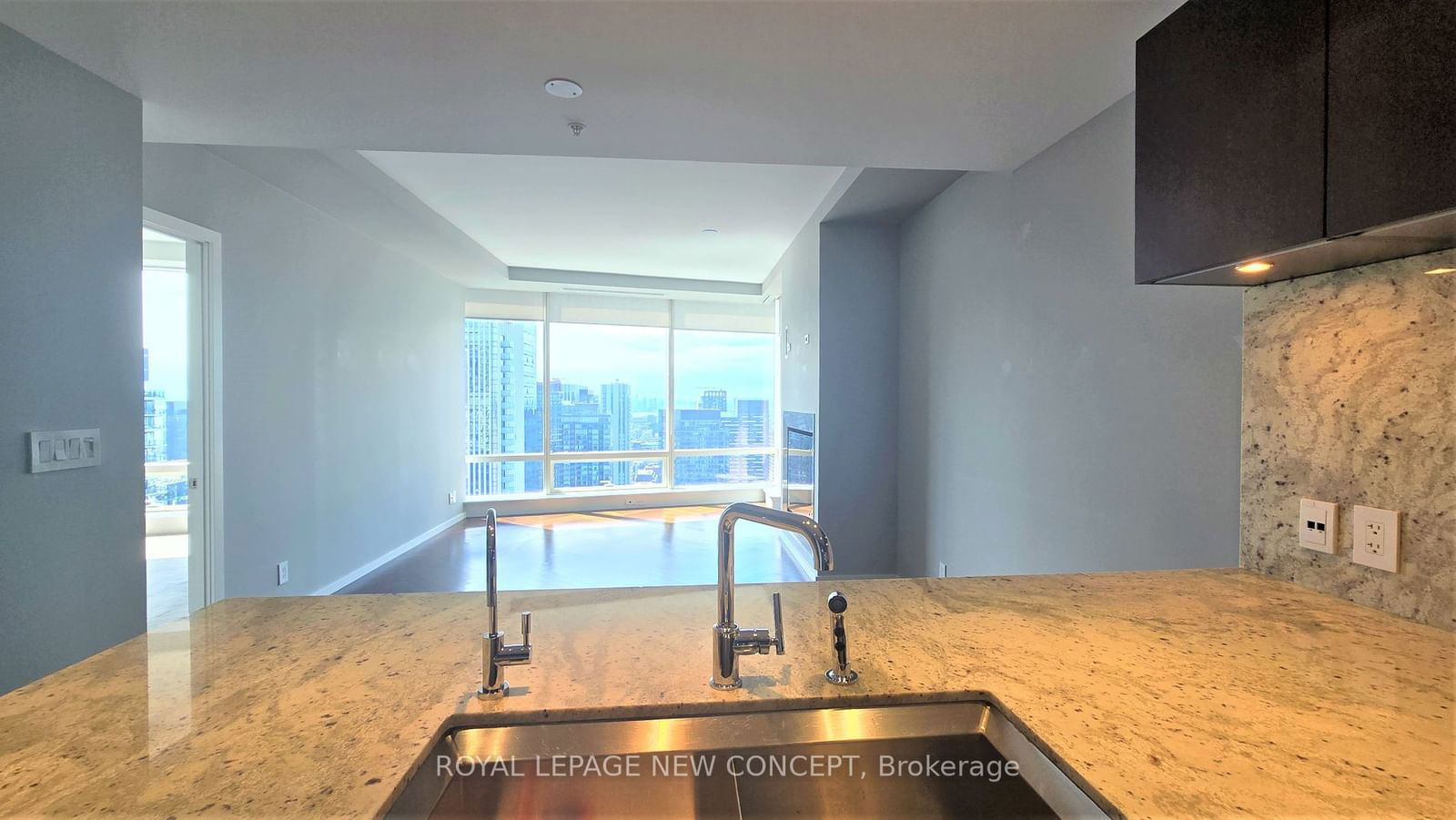 180 University Ave, unit 4902 for sale - image #3