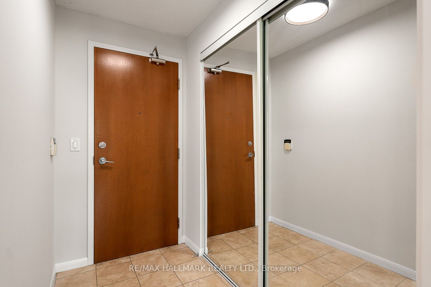 219 Fort York Blvd, unit 603 for rent - image #6