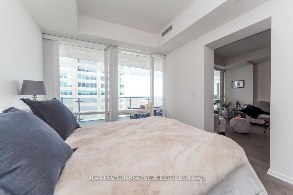 1 Bloor St E, unit 1611 for rent - image #19