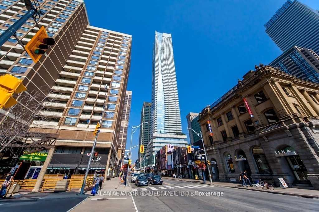 1 Bloor St E, unit 1611 for rent