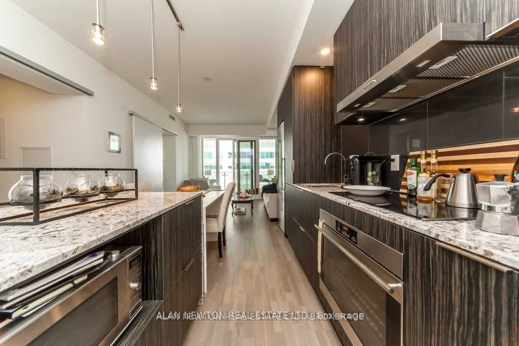 1 Bloor St E, unit 1611 for rent